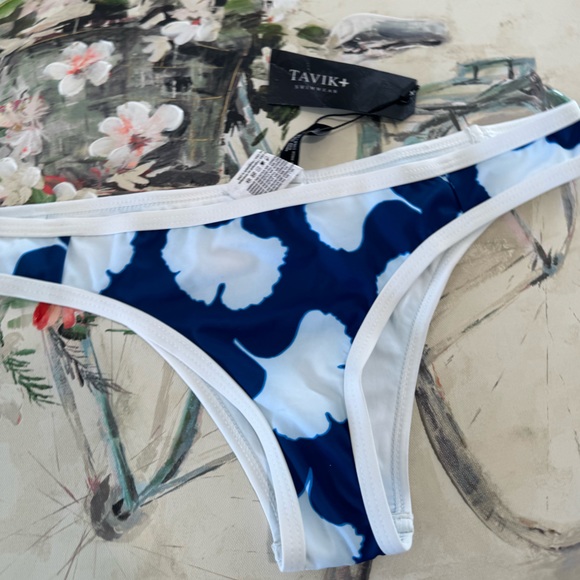 TAVIK swimming bottom 🤍 - Picture 3 of 7